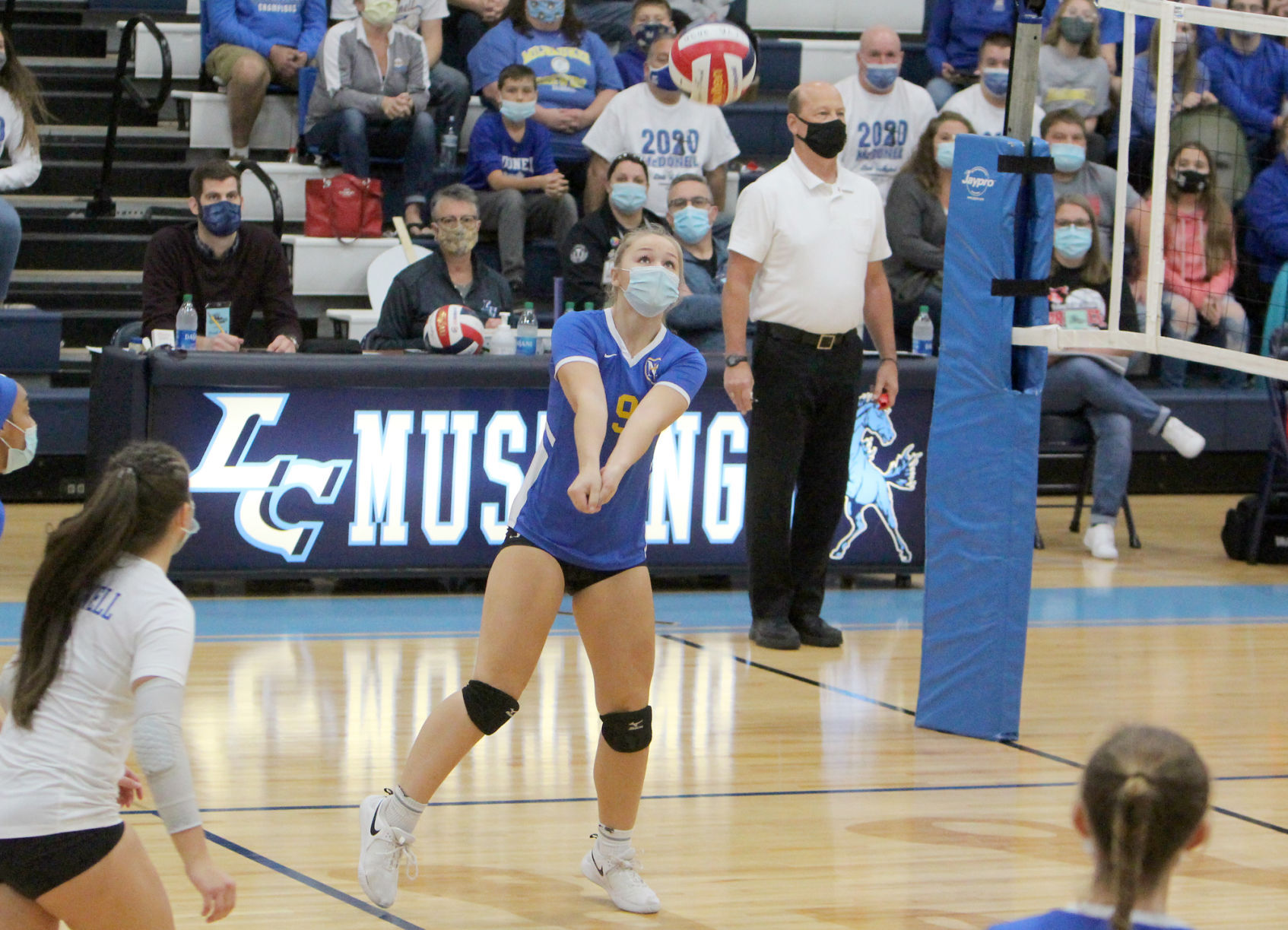 McDonell volleyball vs Prentice at Division 4 state semifinals 11-7-20